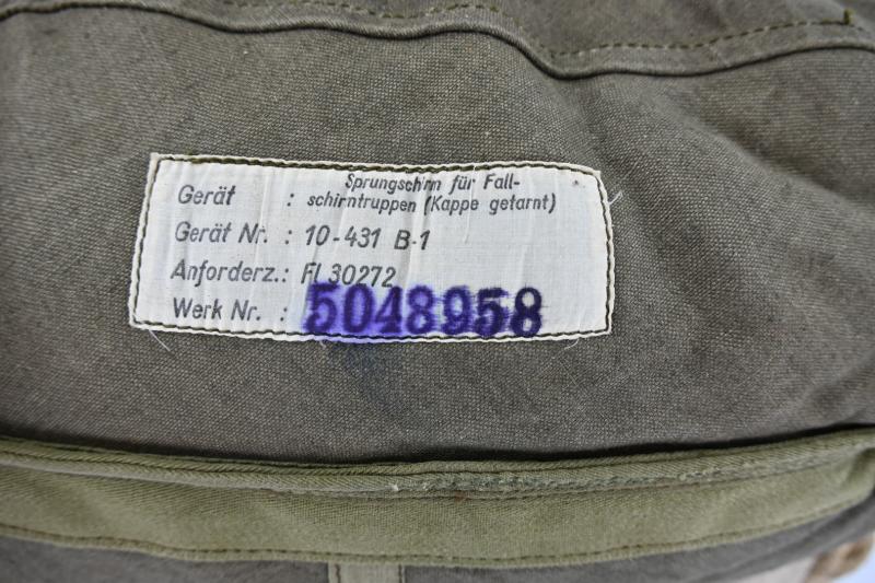 German LW FSJ RZ-20 Harnass & Parachute in Carrying Bag