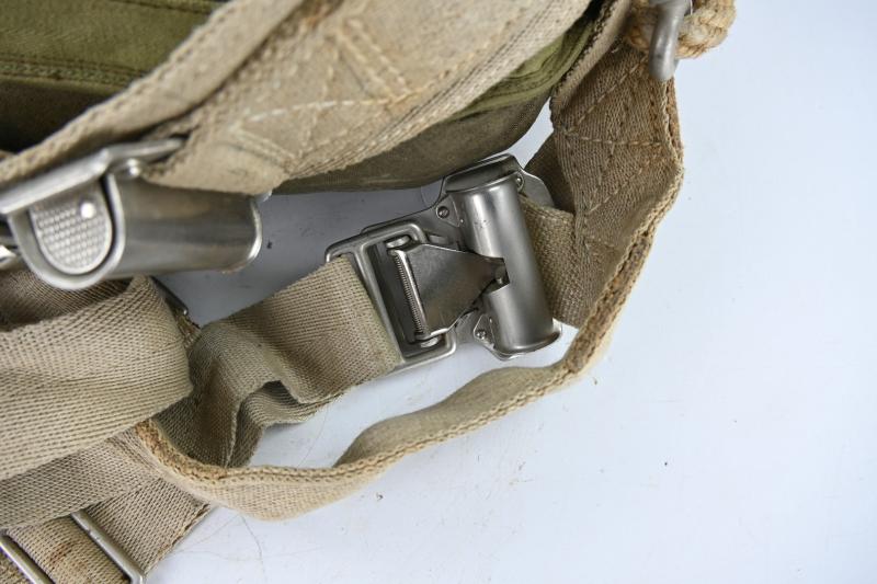 German LW FSJ RZ-20 Harnass & Parachute in Carrying Bag
