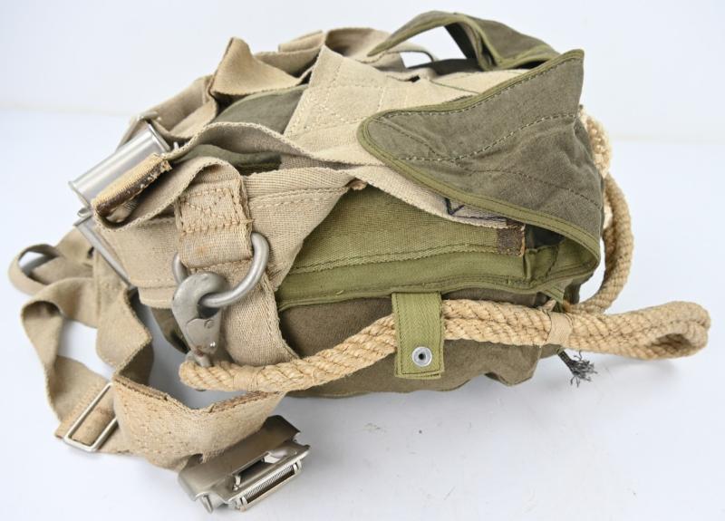 German LW FSJ RZ-20 Harnass & Parachute in Carrying Bag