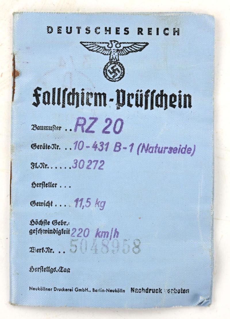 German LW FSJ RZ-20 Harnass & Parachute in Carrying Bag