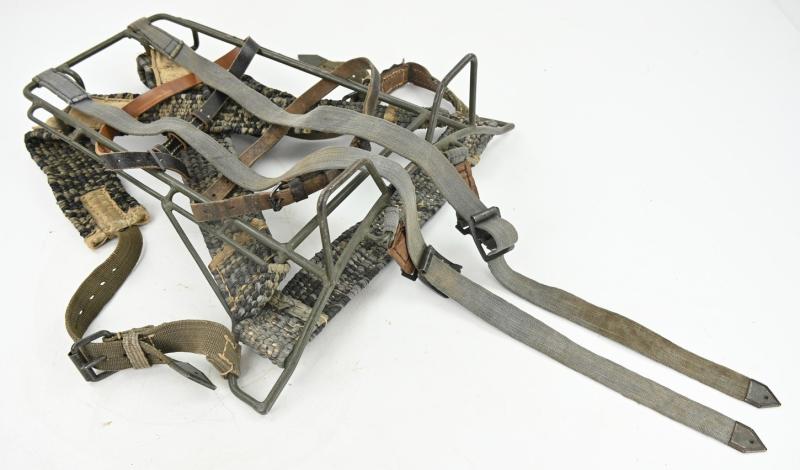 German WH Tragegestell 43 with Ersatz Straps