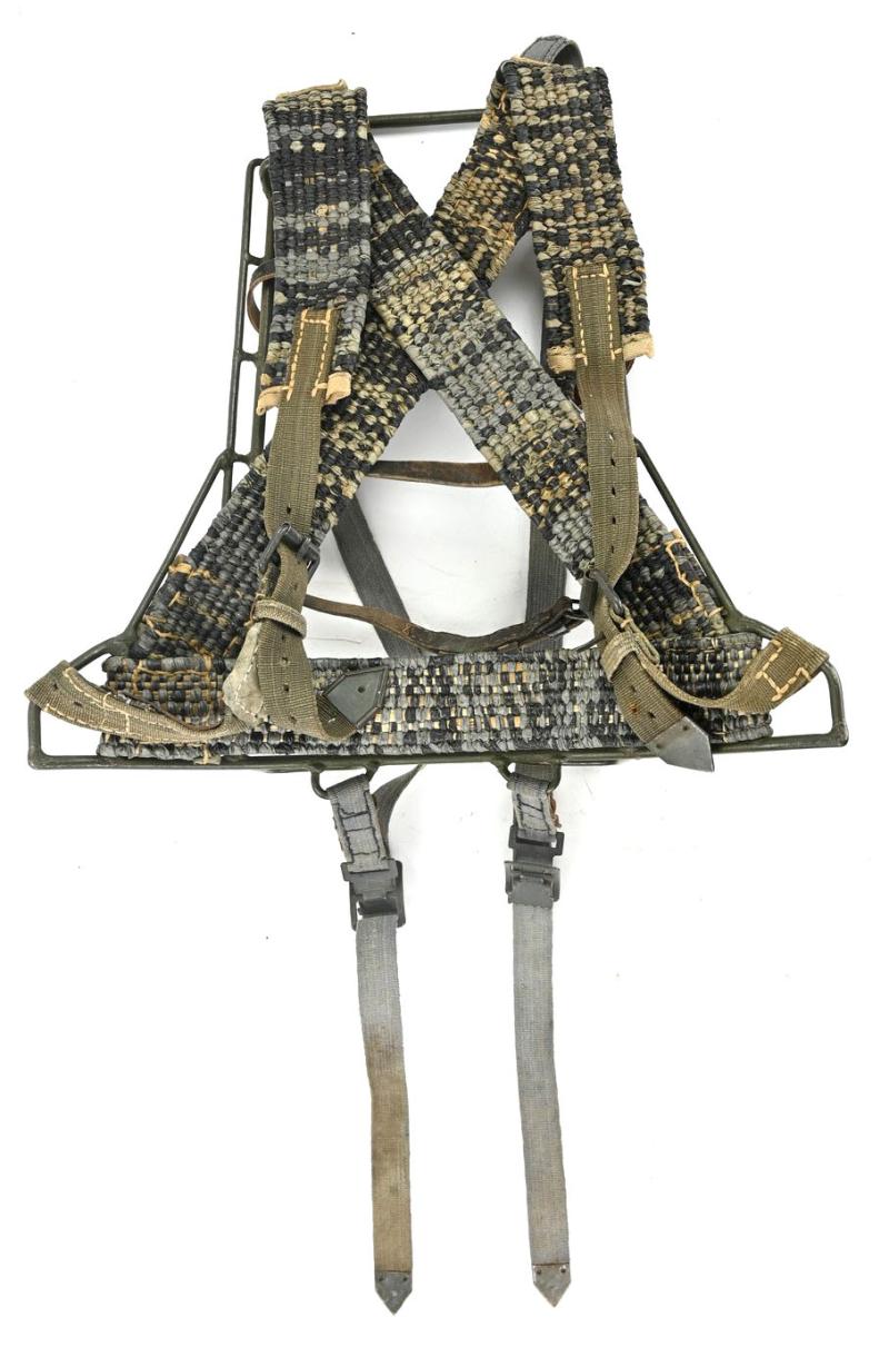 German WH Tragegestell 43 with Ersatz Straps