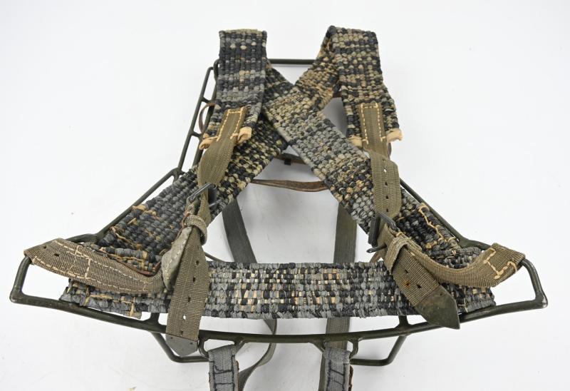 German WH Tragegestell 43 with Ersatz Straps