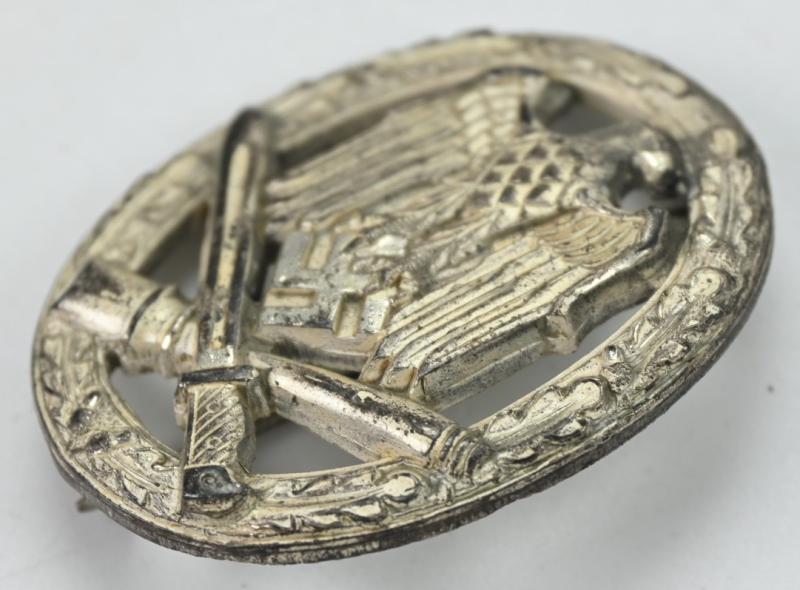 German General Assault Badge 'Semi-Hollow'