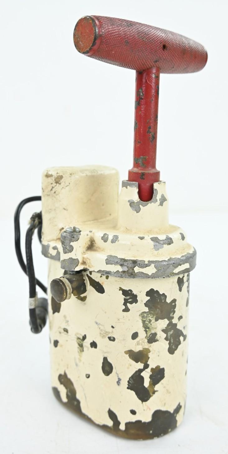 US WW2 “10 Cap” Blasting Machine For Manual Firing of Tank Main Gun
