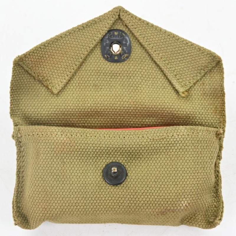 US WW2 M-1924 First Aid Pouch with First Aid Kit