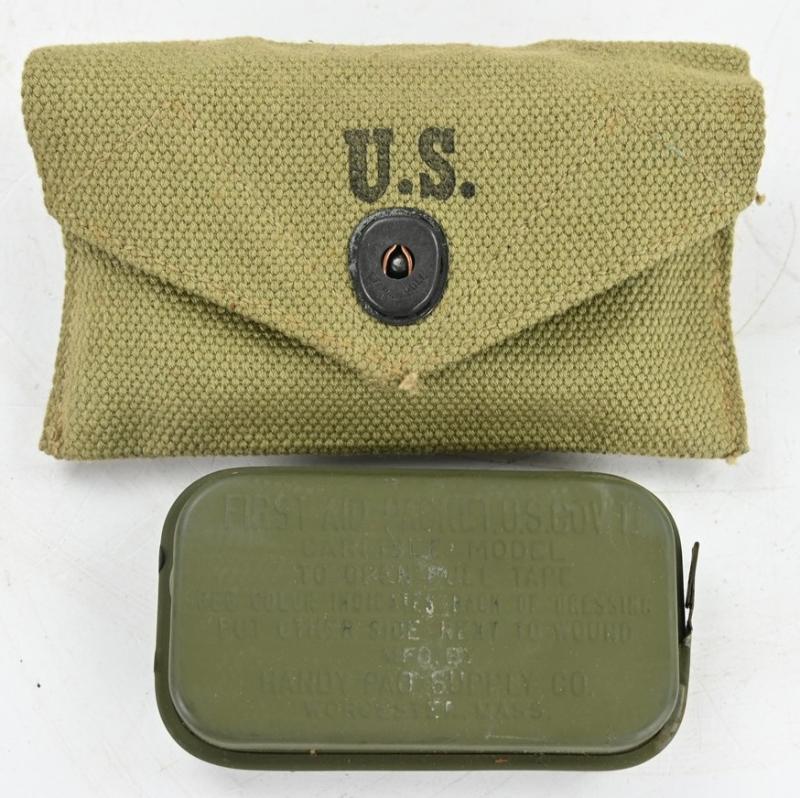 US WW2 M-1924 First Aid Pouch with First Aid Kit
