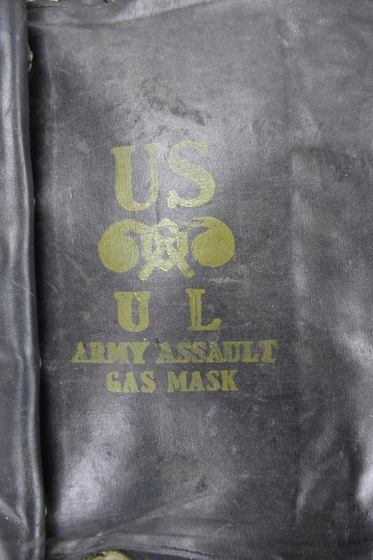 US WW2 M5 Gasmask with M7 Assault Carrying Pouch