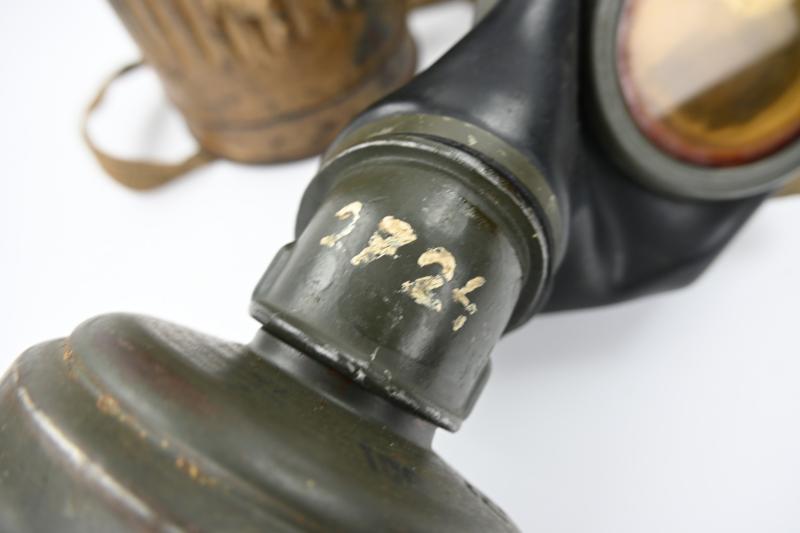 German WH M31 Tropical Camo Gasmask Set