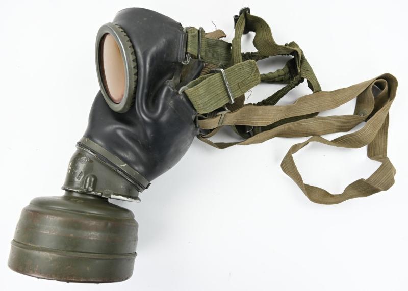 German WH M31 Tropical Camo Gasmask Set