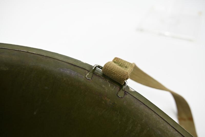 US WW2 Fixed bale Combat Helmet '1st Lieutenant'