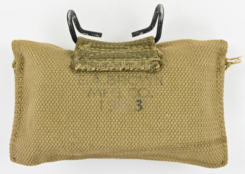 US WW2 M-1924 First Aid Pouch with First Aid Kit