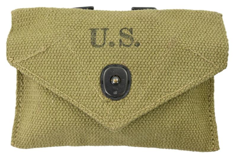 US WW2 M-1924 First Aid Pouch with First Aid Kit