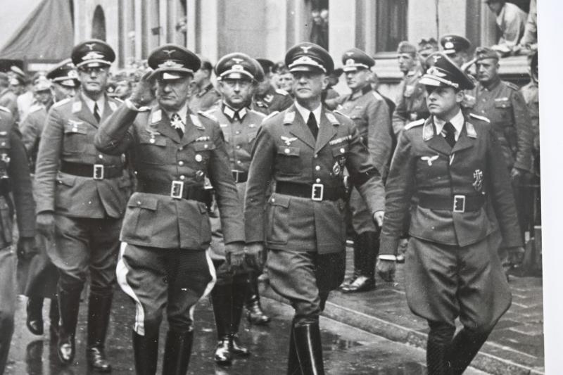 German Parade Press Photo 'General Christiansen in Holland'