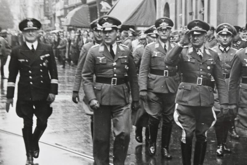 German Parade Press Photo 'General Christiansen in Holland'