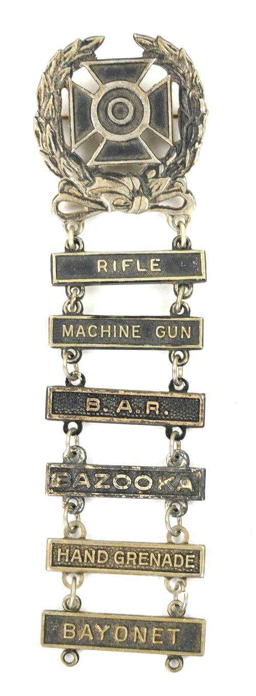 US WW2 Expert Marksman Badge with attached qualification bars