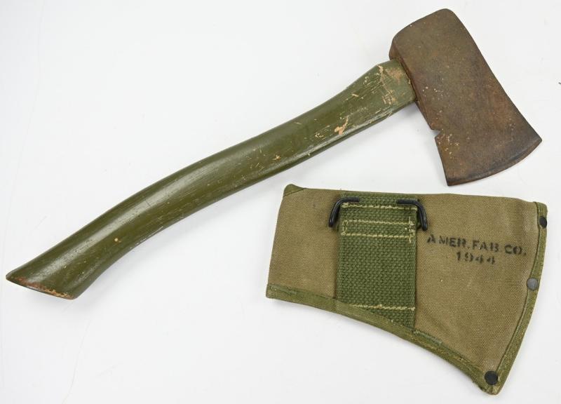 US WW2 M-1910 Intrenching Axe & Carrier