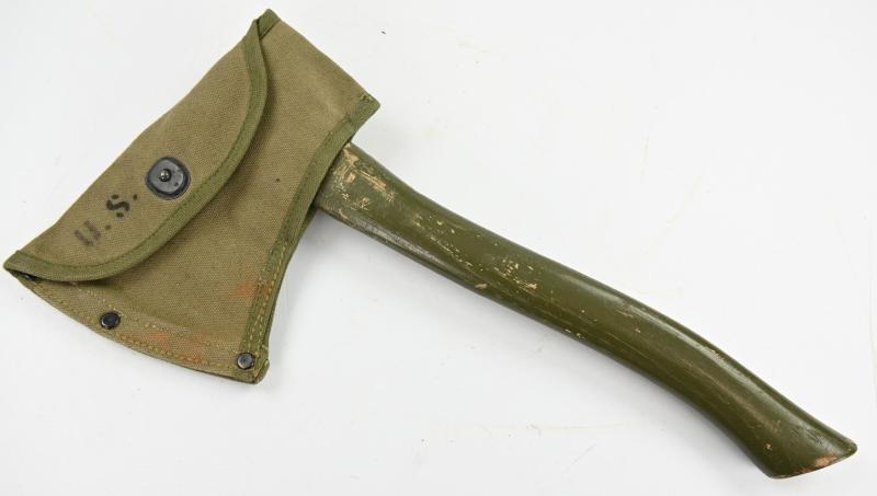 US WW2 M-1910 Intrenching Axe & Carrier
