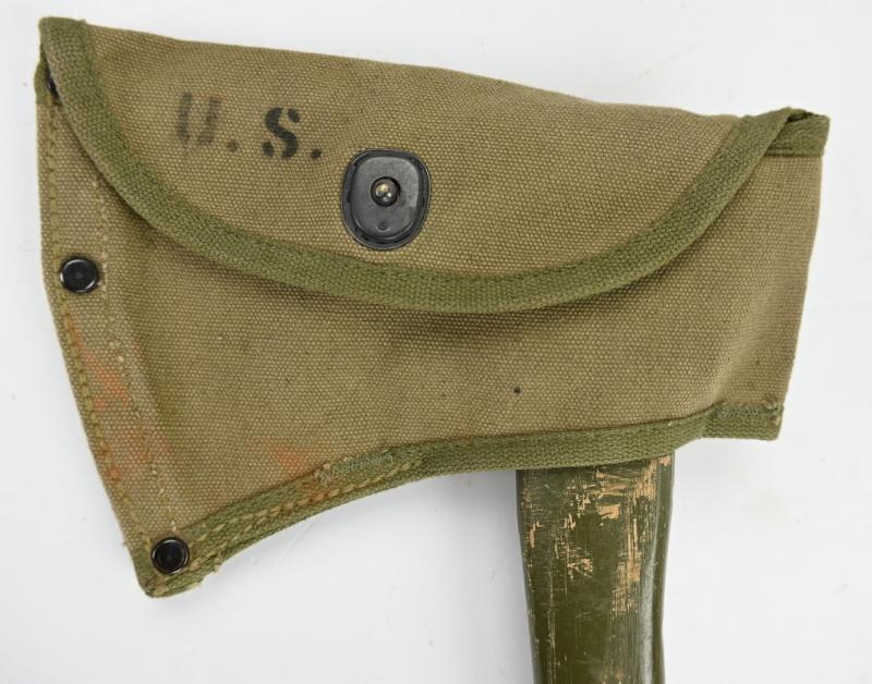 US WW2 M-1910 Intrenching Axe & Carrier