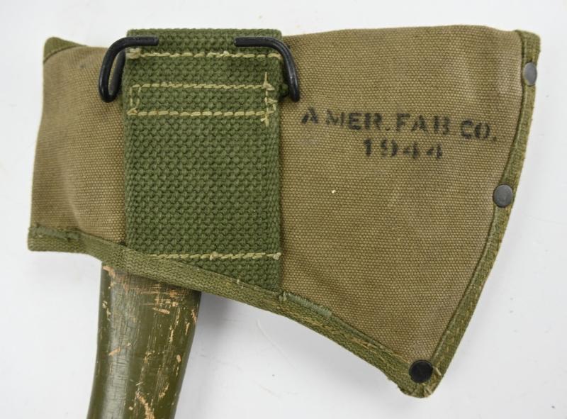 US WW2 M-1910 Intrenching Axe & Carrier