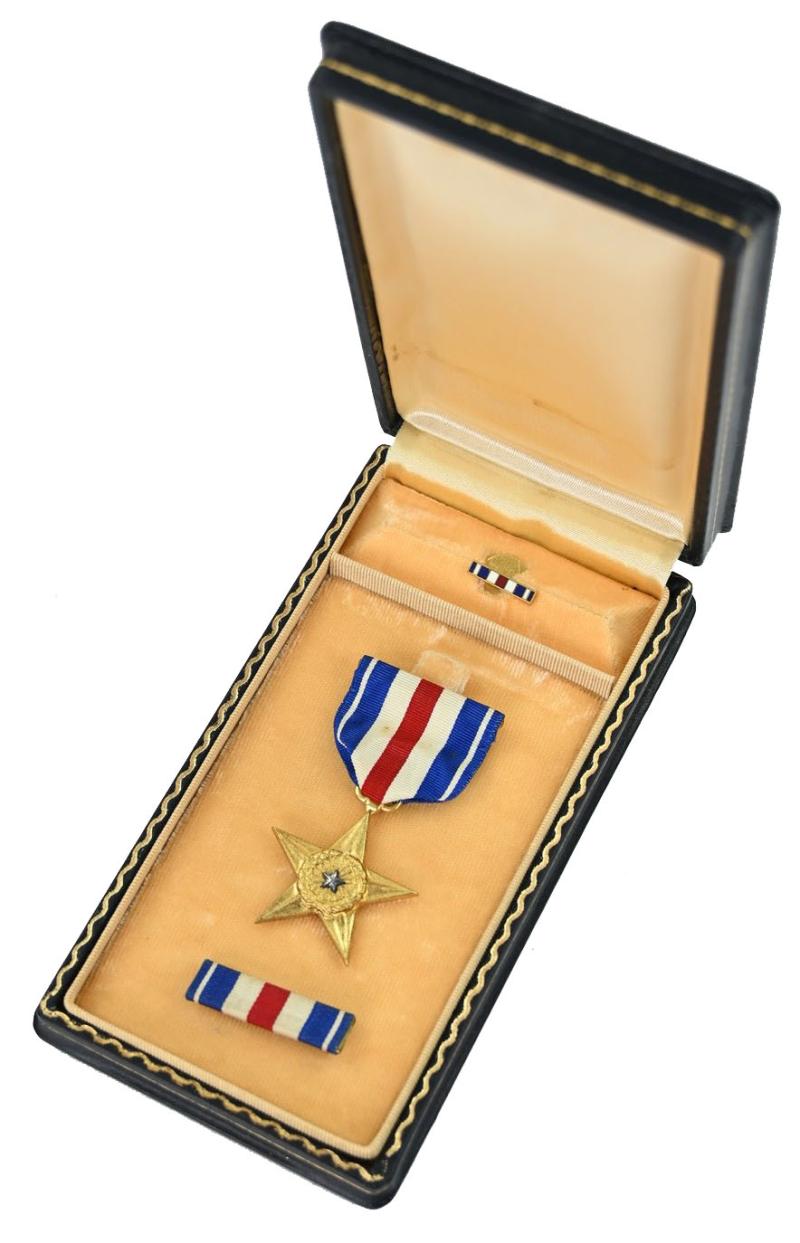 US WW2 Silver Star Medal in Case