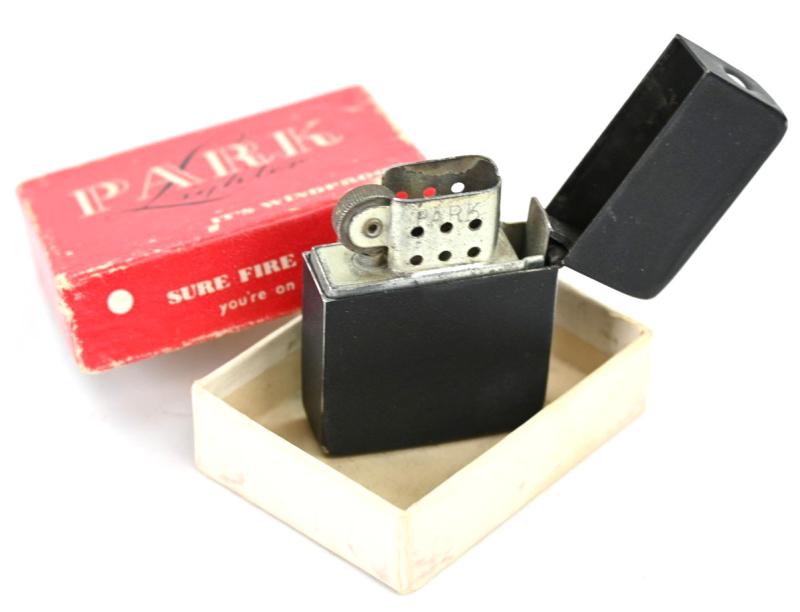 US WW2 Cigaret Lighter with original Case