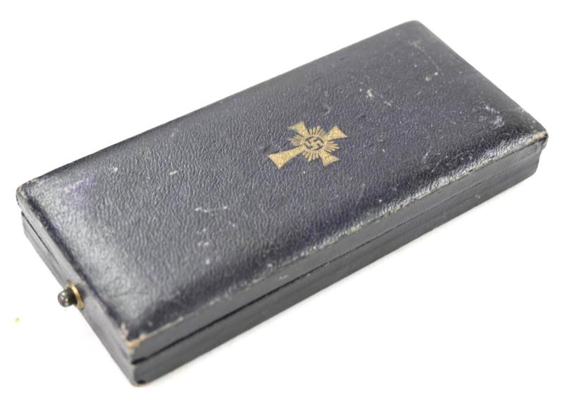 German Mother's Cross in Gold with case