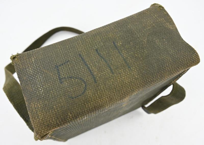 US WW2 Signal Corps telephone EE-8-B in Canvas Carrying Case