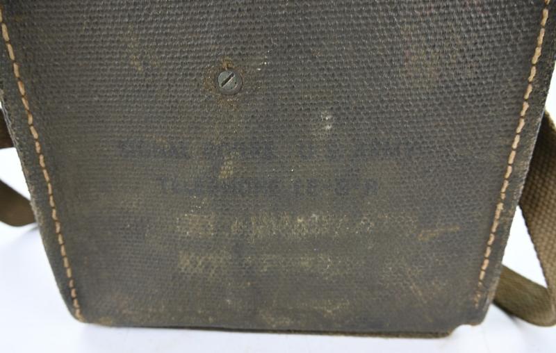 US WW2 Signal Corps telephone EE-8-B in Canvas Carrying Case.
