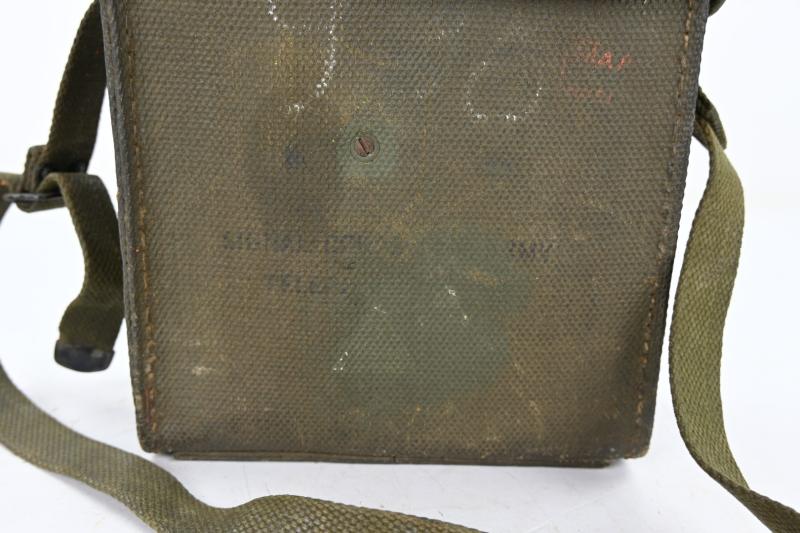 US WW2 Signal Corps telephone EE-8-B in Canvas Carrying Case.