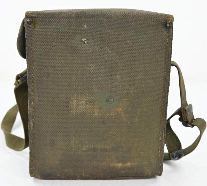US WW2 Signal Corps telephone EE-8-B in Canvas Carrying Case.