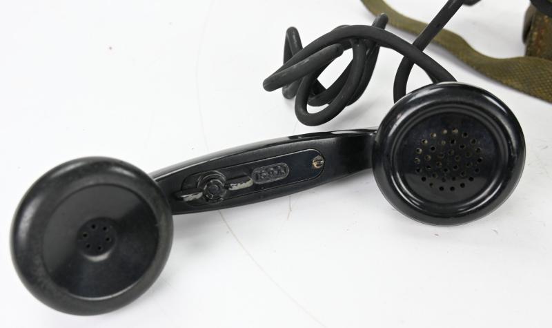 US WW2 Signal Corps telephone EE-8-B in Canvas Carrying Case.