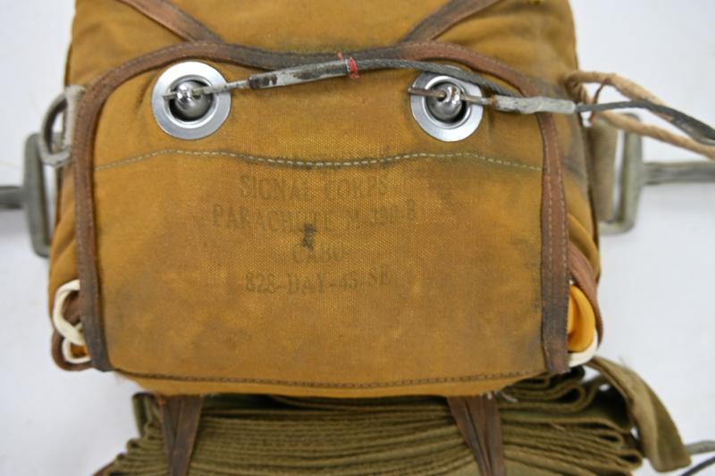US WW2 Gibson Girl Beacon Parachute