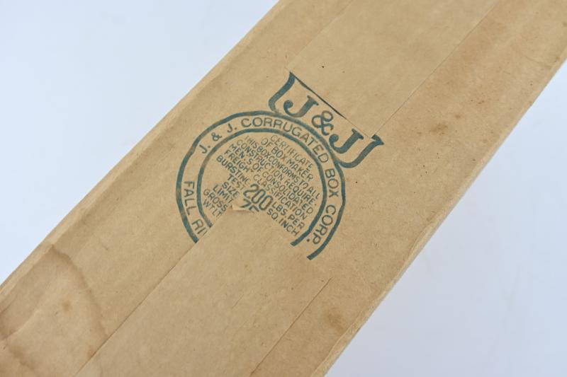 US WW2 Boxed M5 Gasmask with M7 Assault Carrying Pouch