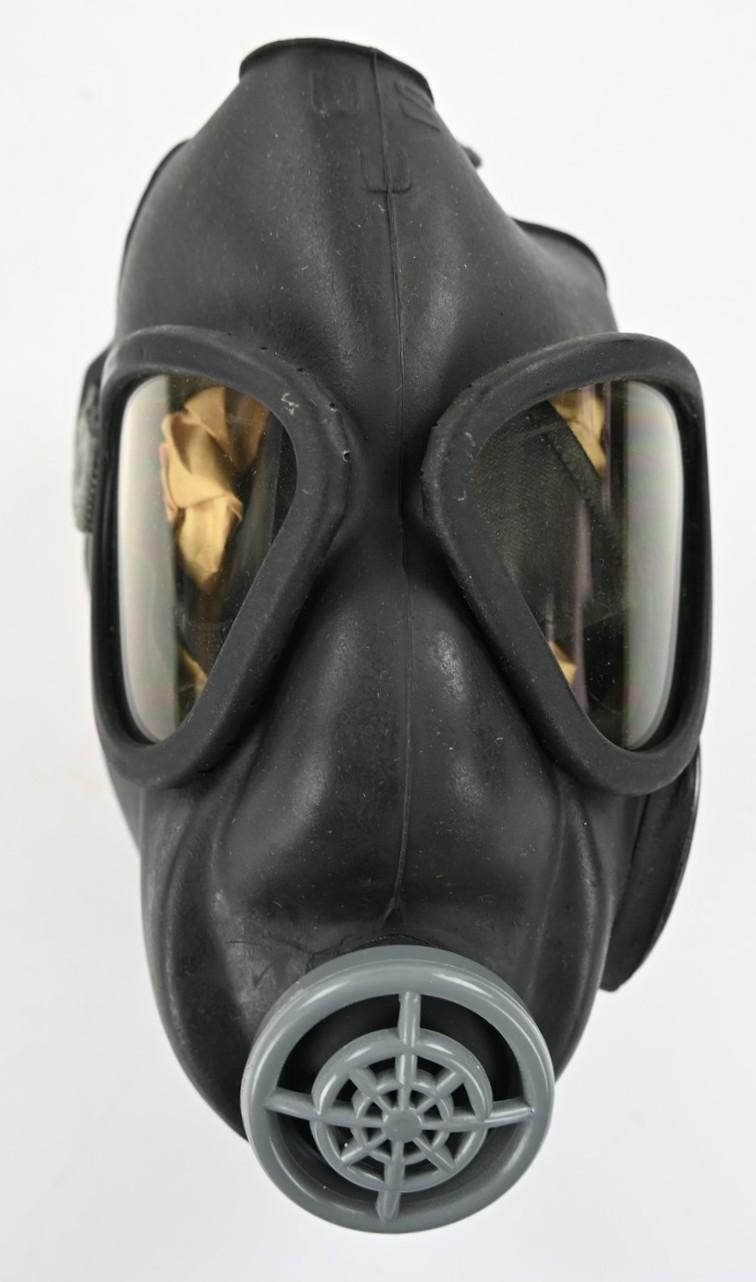 US WW2 Boxed M5 Gasmask with M7 Assault Carrying Pouch