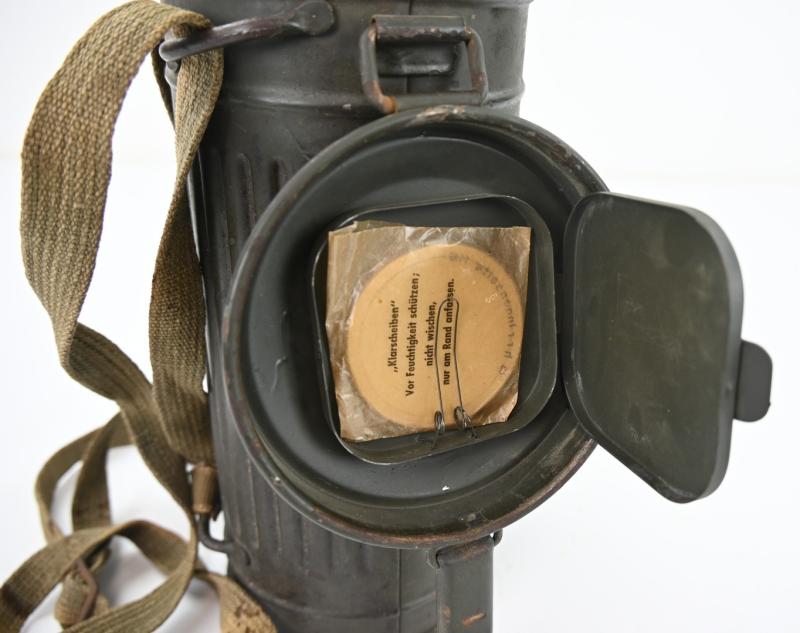 German WH M31 Named & Matching Gasmask & Cannister