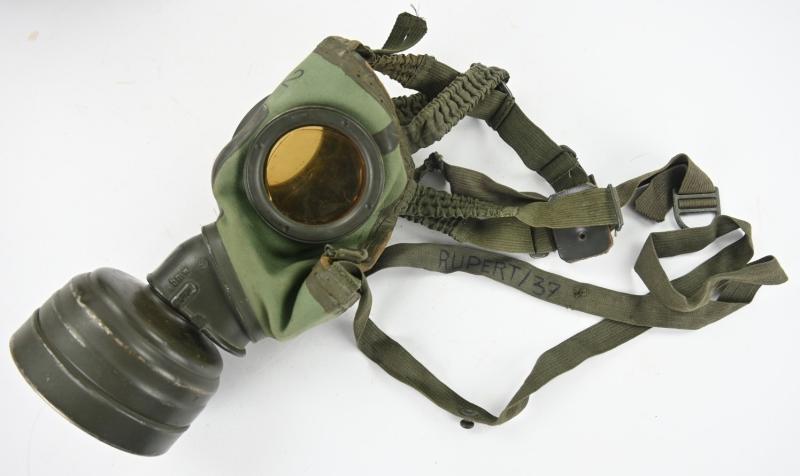 German WH M31 Named & Matching Gasmask & Cannister