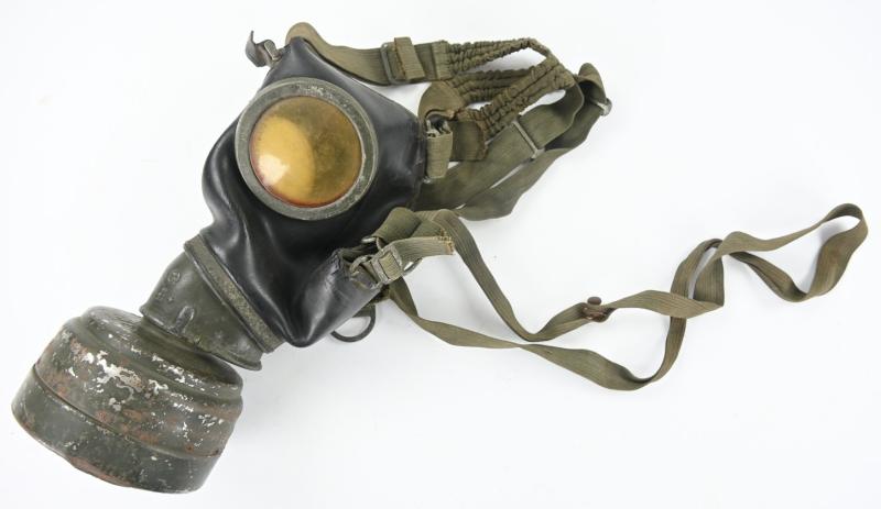 German WH M31 Gasmask & Cannister