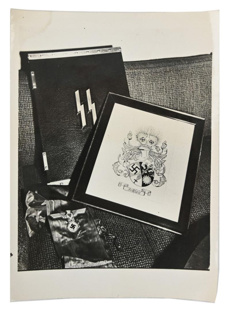 Allied WW2 Press Photo 'Nazi Memoriables'