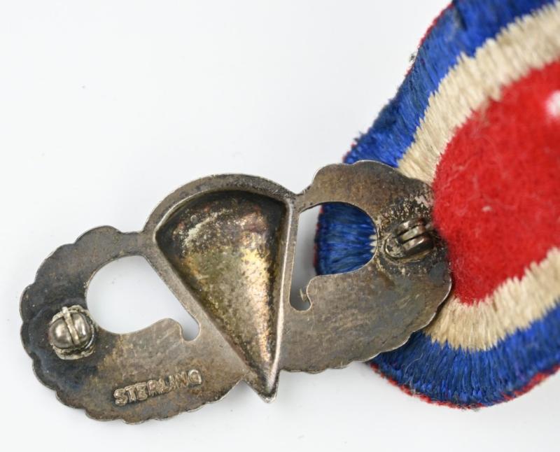 US WW2 82nd Airborne Division HQ Regiment Jumpwing Oval with Jumpwing