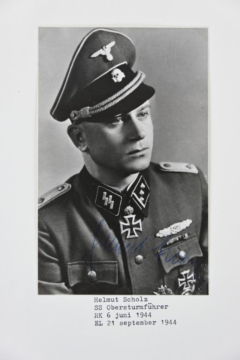 Signature of Waffen-SS KC&OLC Recipient 'Helmut Scholz'