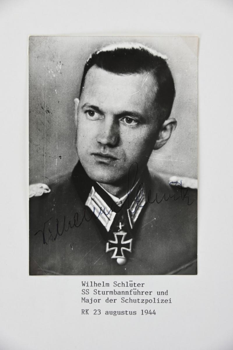 Signature of Waffen-SS Knight's Cross Recipient 'Wilhelm Schlüter'