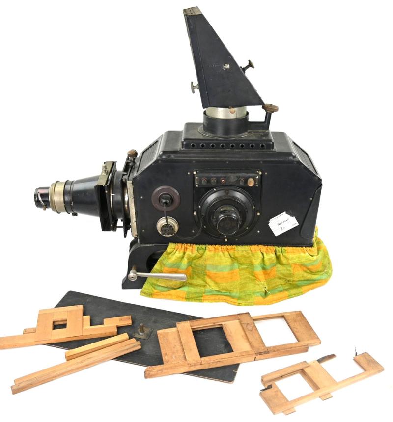 German Third Reich Period Projector ''Tra-janus Epidiaskop''