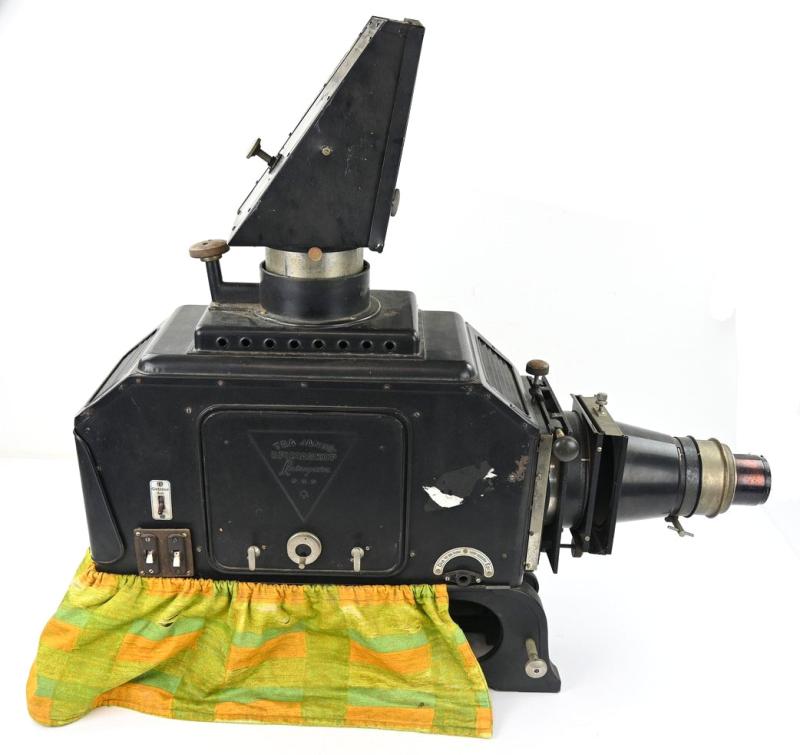 German Third Reich Period Projector ''Tra-janus Epidiaskop''