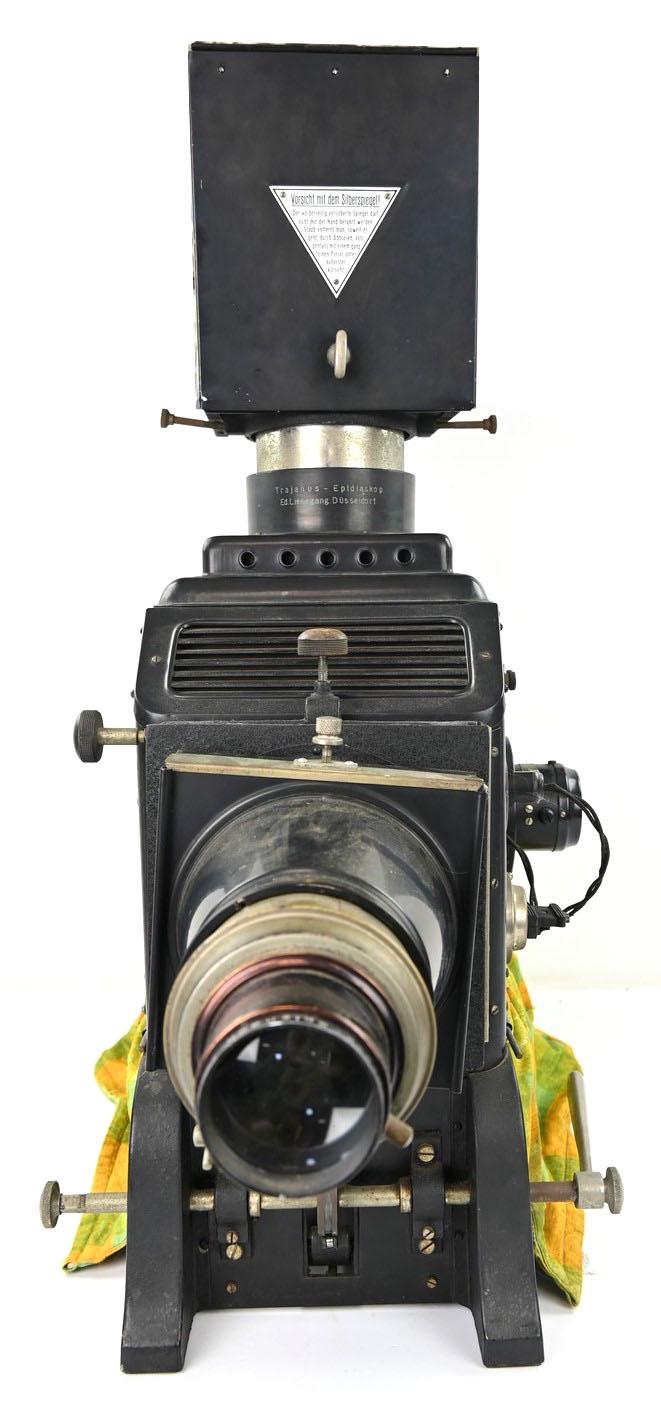 German Third Reich Period Projector ''Tra-janus Epidiaskop''